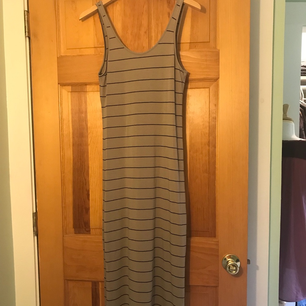 Known supply stripe maxi